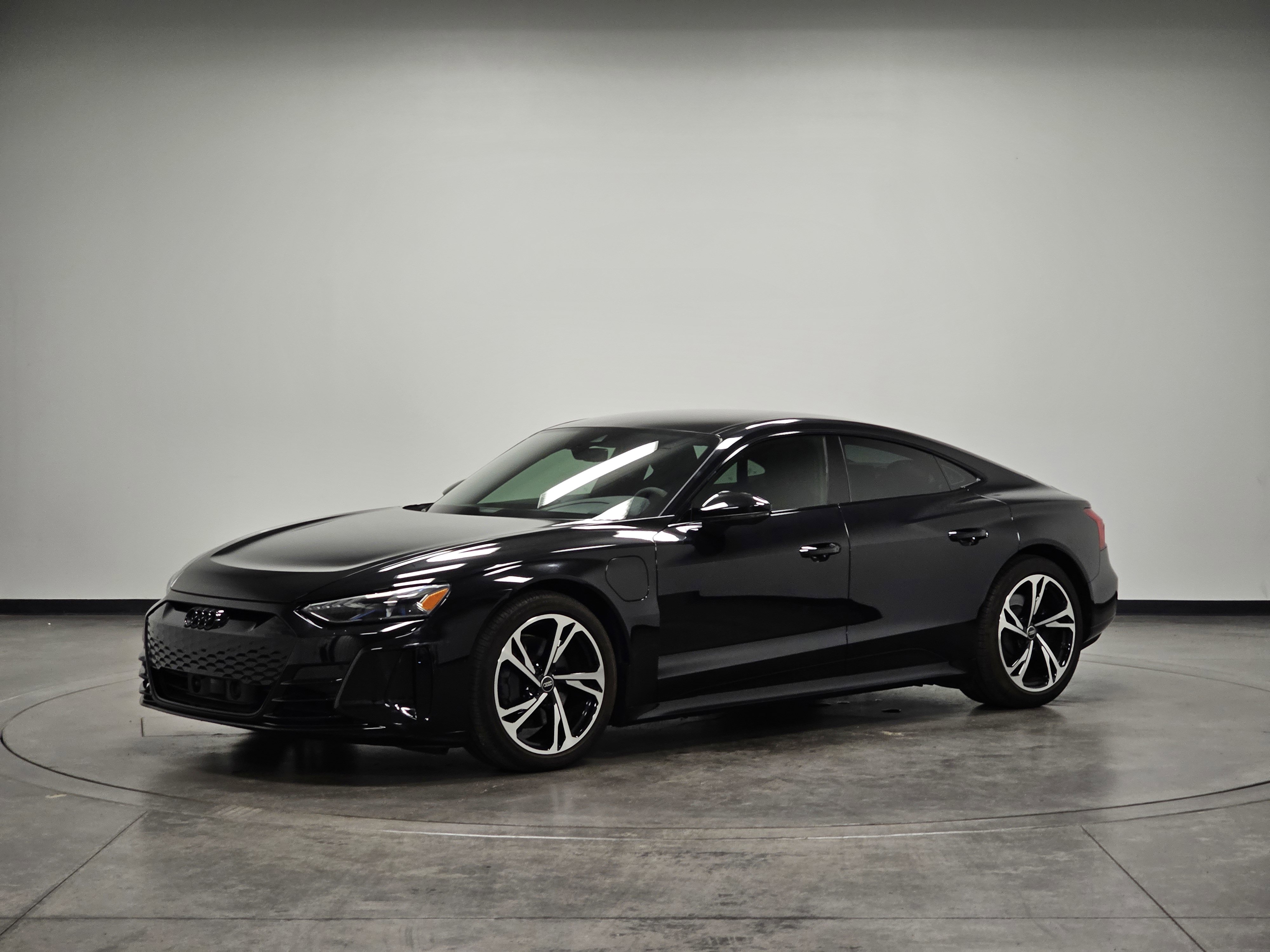 Used 2023 Audi e-tron GT Premium Plus w/ Performance Package image 4
