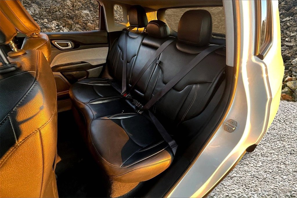 Used 2022 Jeep Compass Latitude image 21