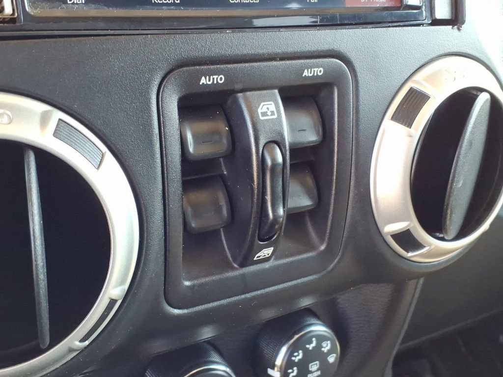 Used 2017 Jeep Wrangler Unlimited Sahara w/ Quick Order Package 24E Chief AWD/4WD image 19