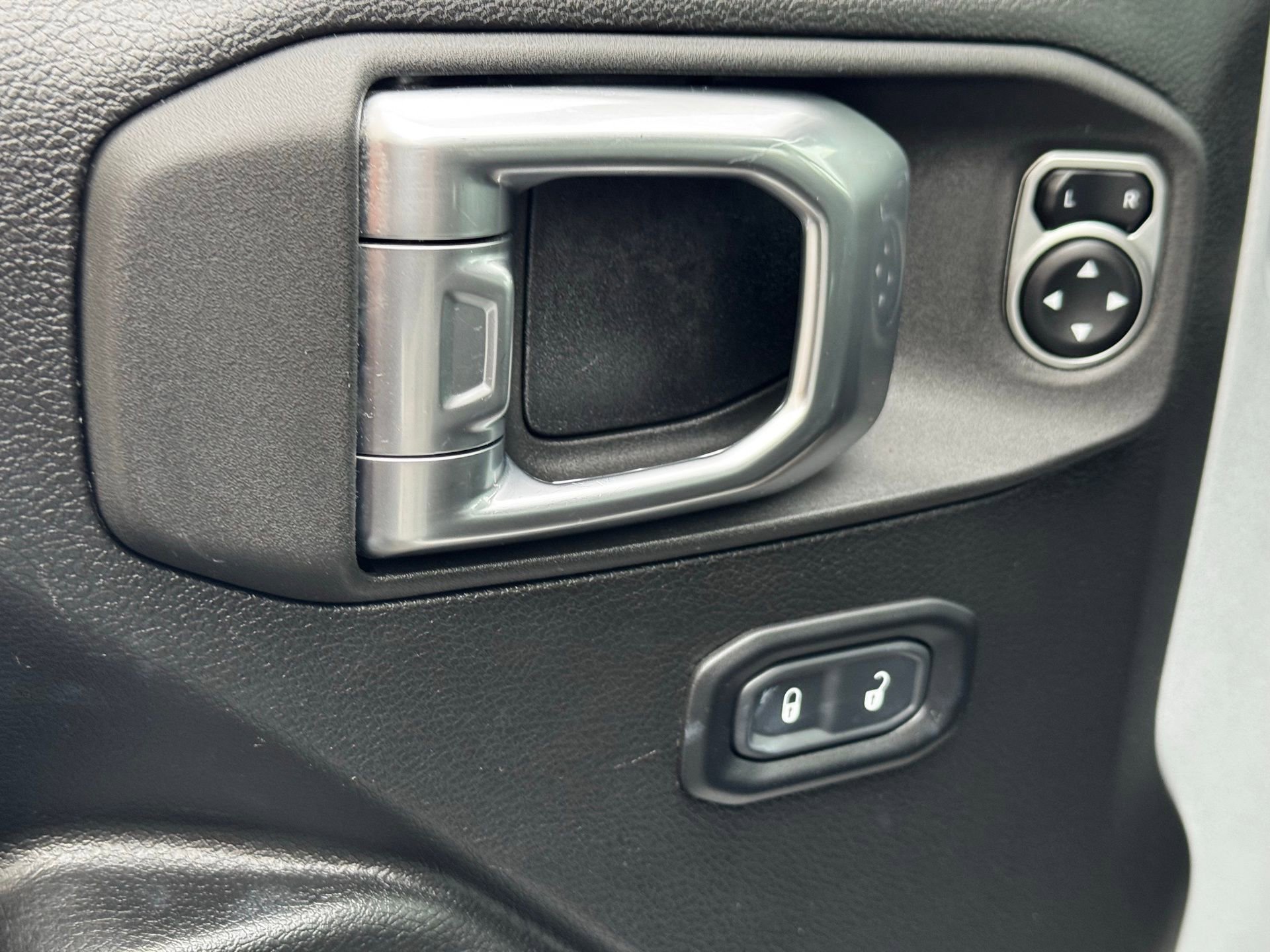 Used 2023 Jeep Wrangler Unlimited Rubicon w/ Cold Weather Group image 24