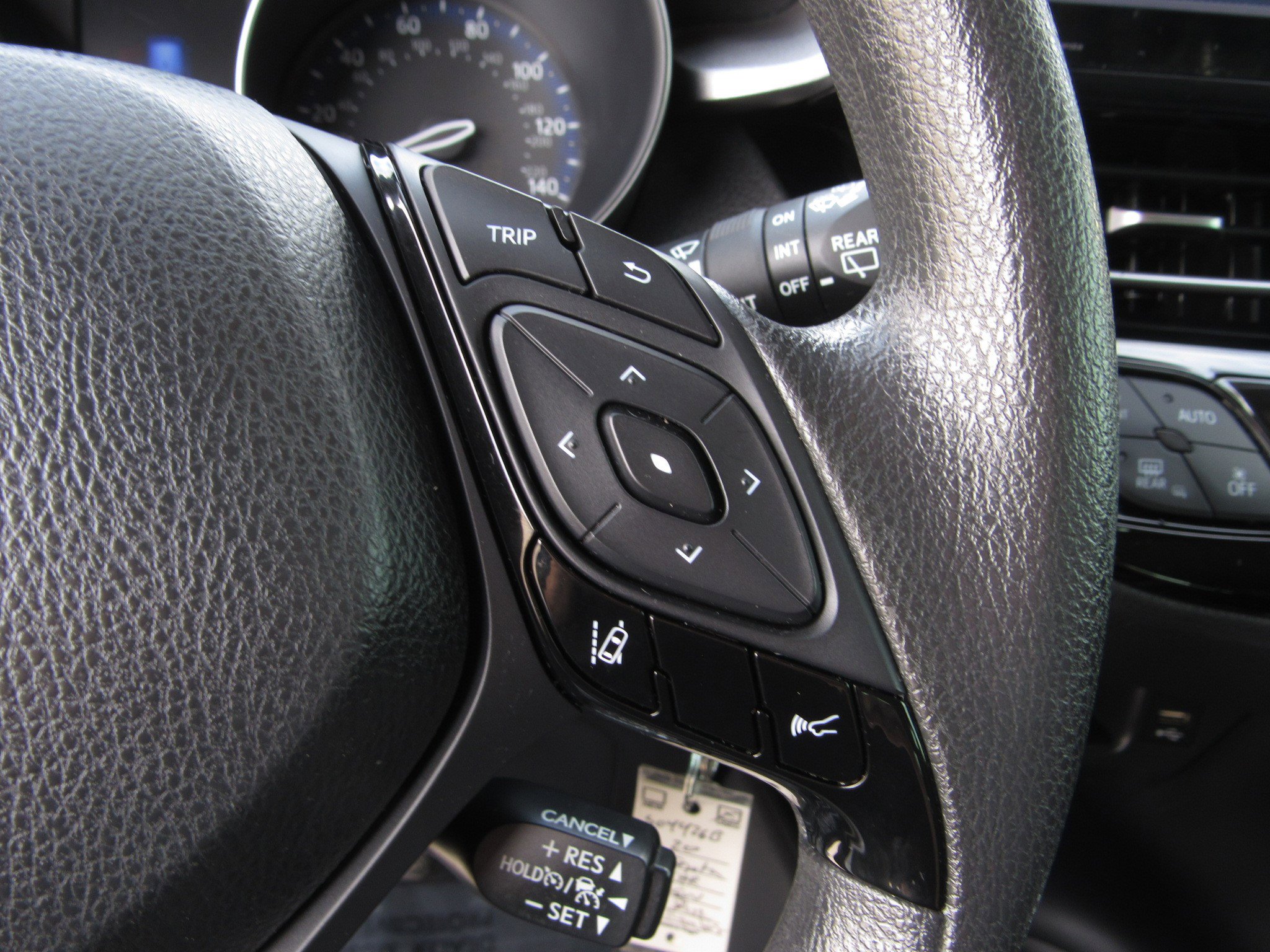 Used 2020 Toyota C-HR LE image 23