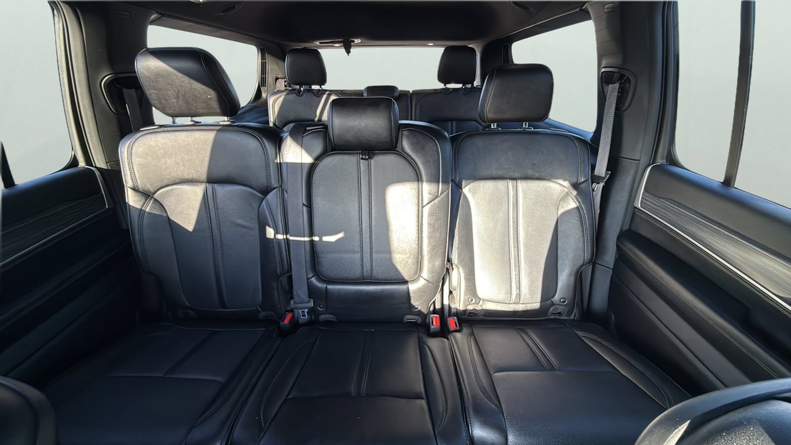 Used 2024 Jeep Wagoneer Series II w/ Flexible Seating Group AWD/4WD image 25