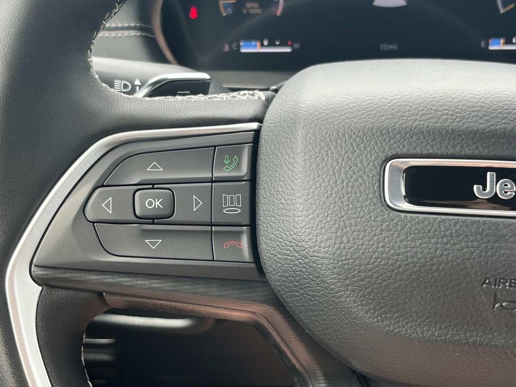 New 2025 Jeep Grand Cherokee Laredo X w/ Luxury Tech Group I image 29