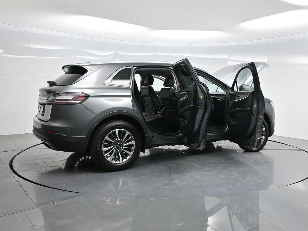 Used 2023 Lincoln Nautilus FWD w/ Premium Package image 5