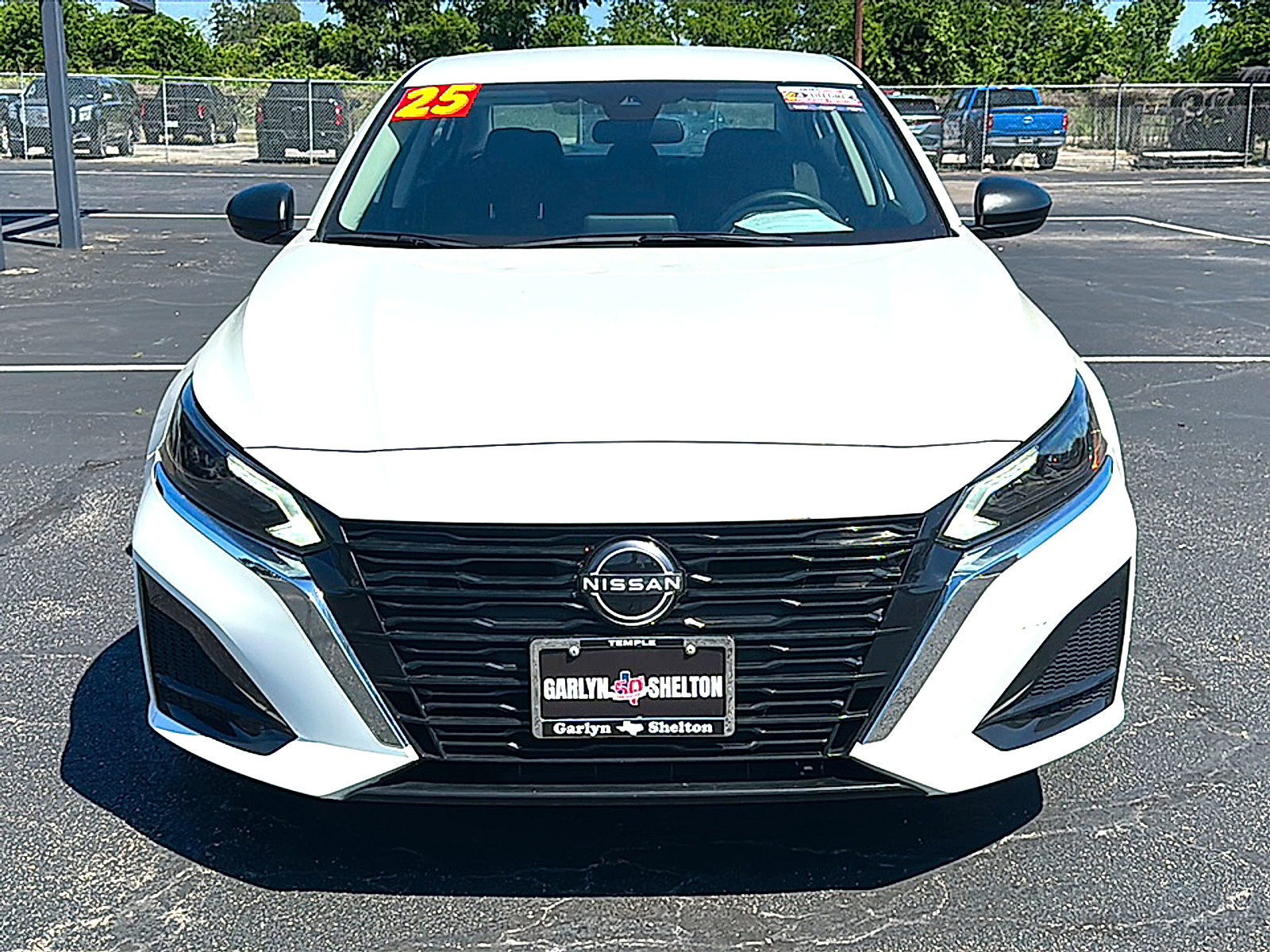 Used 2025 Nissan Altima 2.5 SV FWD image 11