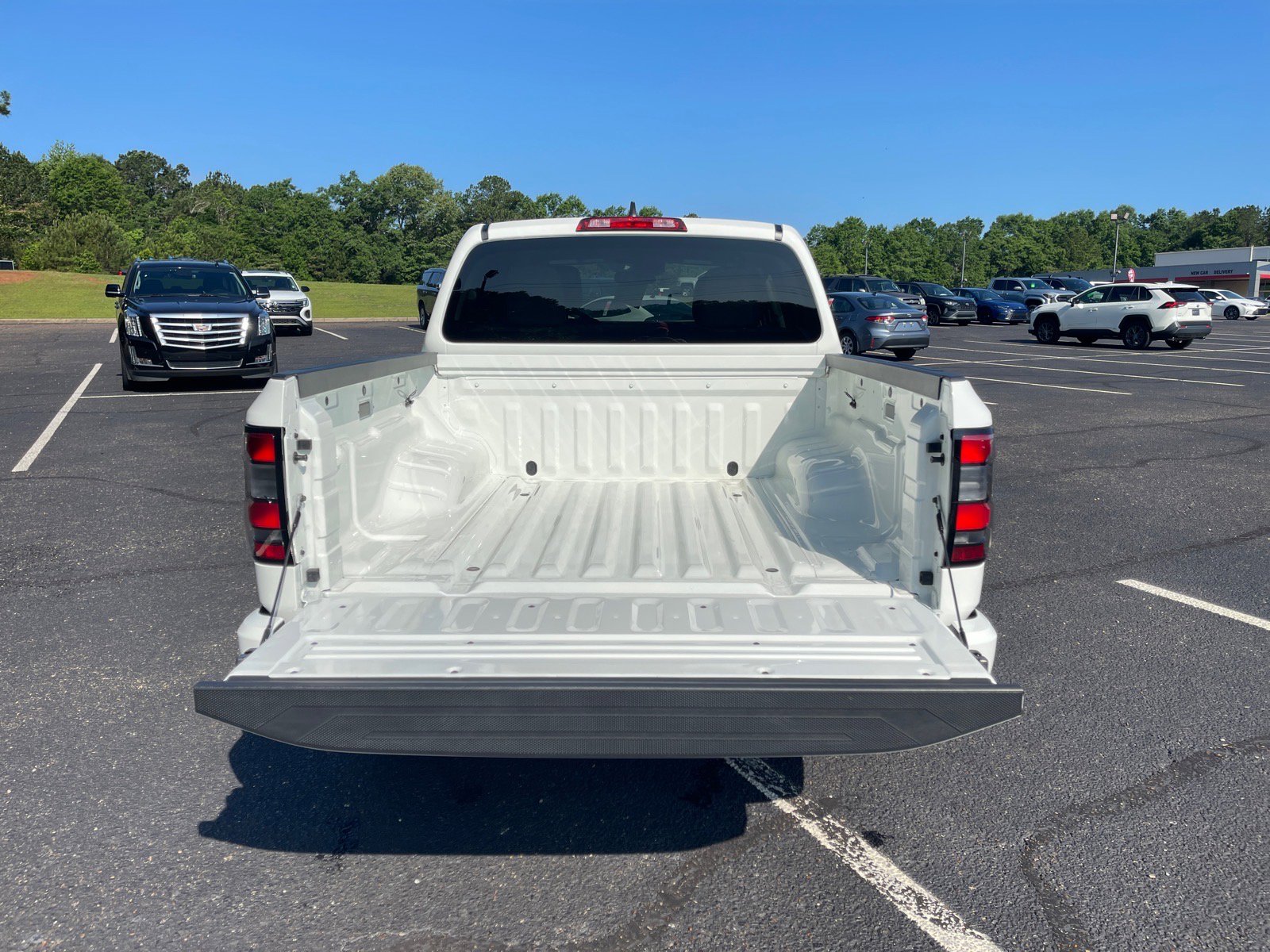 Used 2025 Nissan Frontier SV RWD image 16