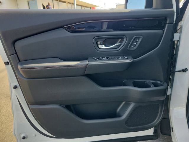 Certified 2025 Honda Pilot TrailSport image 21