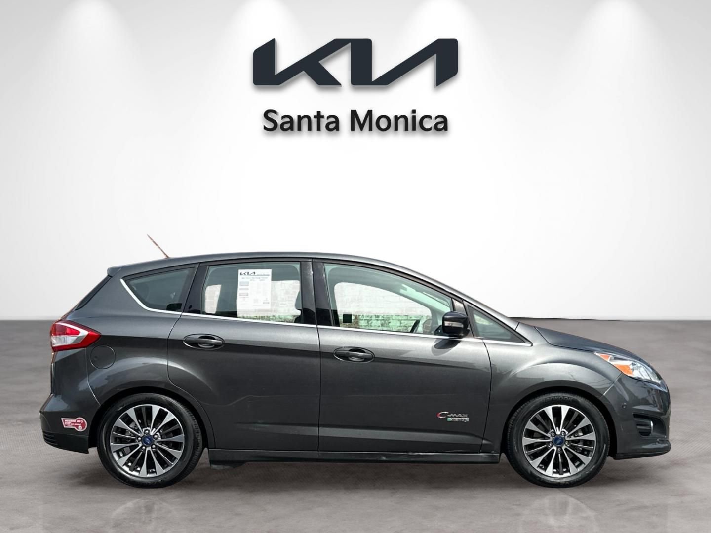 Used 2017 Ford C-MAX Energi Titanium w/ Equipment Group 501A image 7