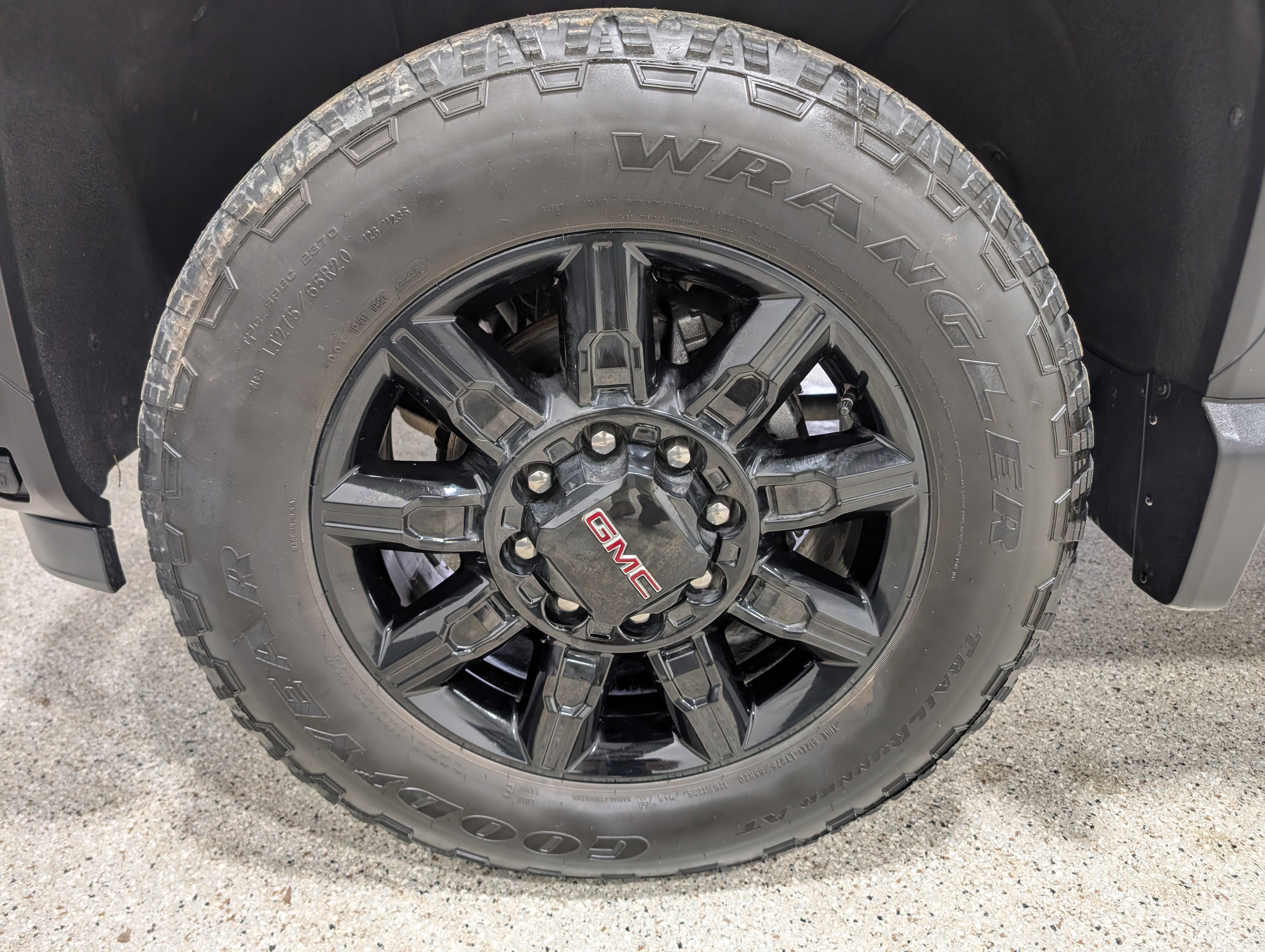 Used 2024 GMC Sierra 3500 AT4 w/ AT4 Premium Plus Package AWD/4WD image 11