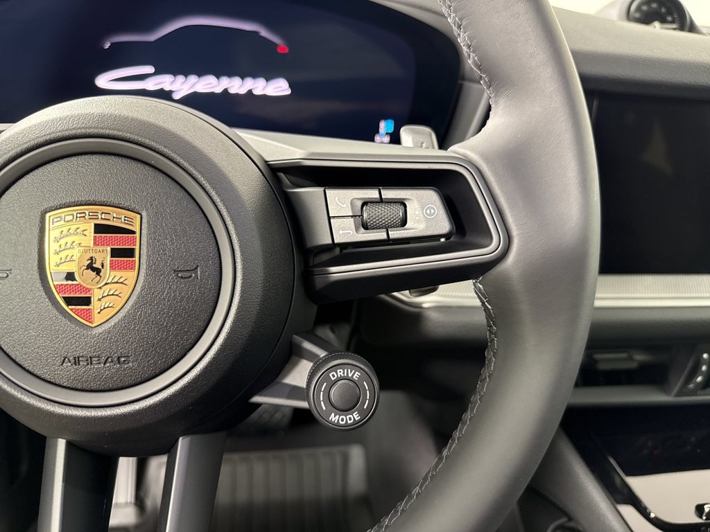 New 2026 Porsche Cayenne Coupe AWD/4WD image 38