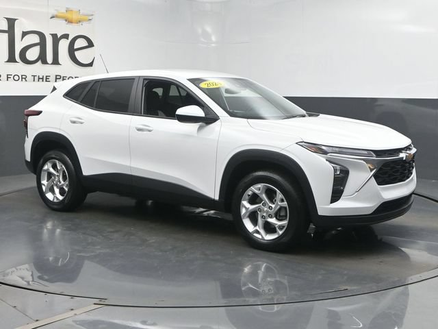 Used 2024 Chevrolet Trax LS w/ LS Convenience Package FWD image 6