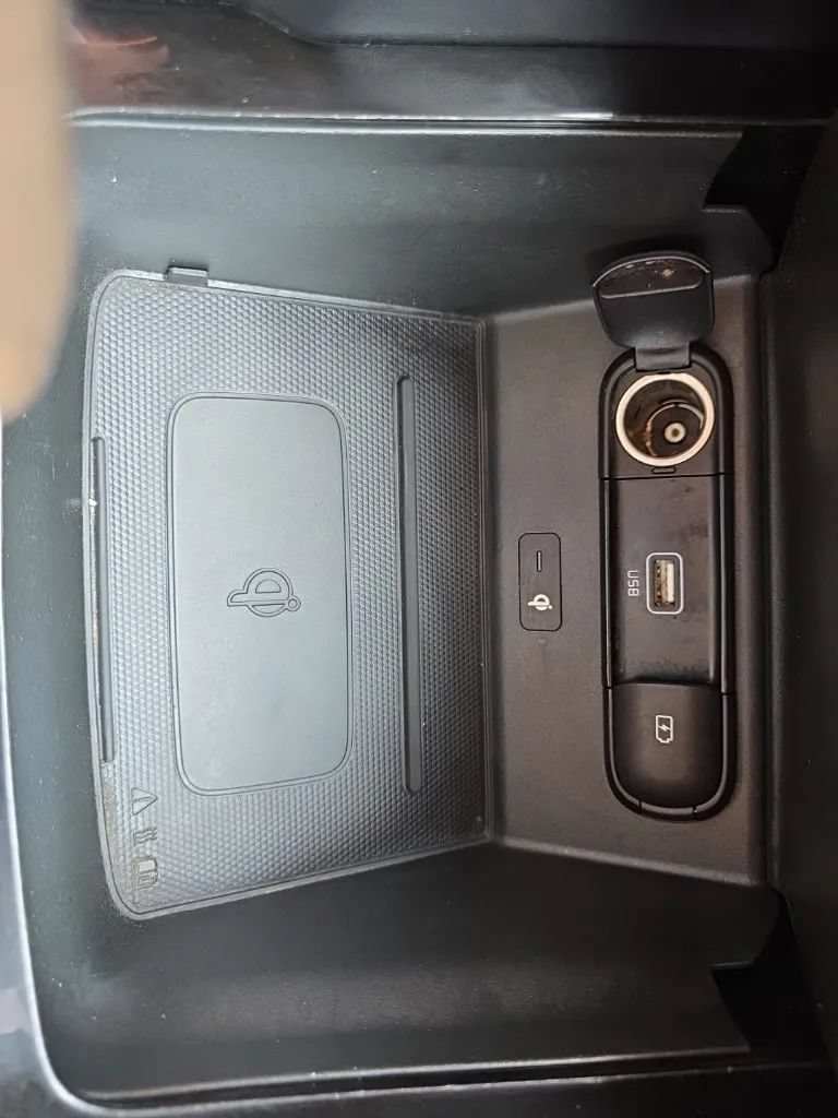 Used 2022 Kia Telluride EX w/ EX Premium Package FWD image 28