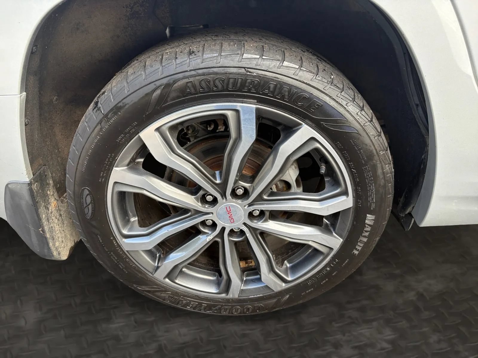 Used 2018 GMC Terrain Denali w/ Advanced Safety Package AWD/4WD image 40