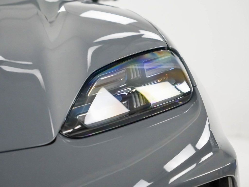 New 2025 Porsche Macan Turbo Electric image 6