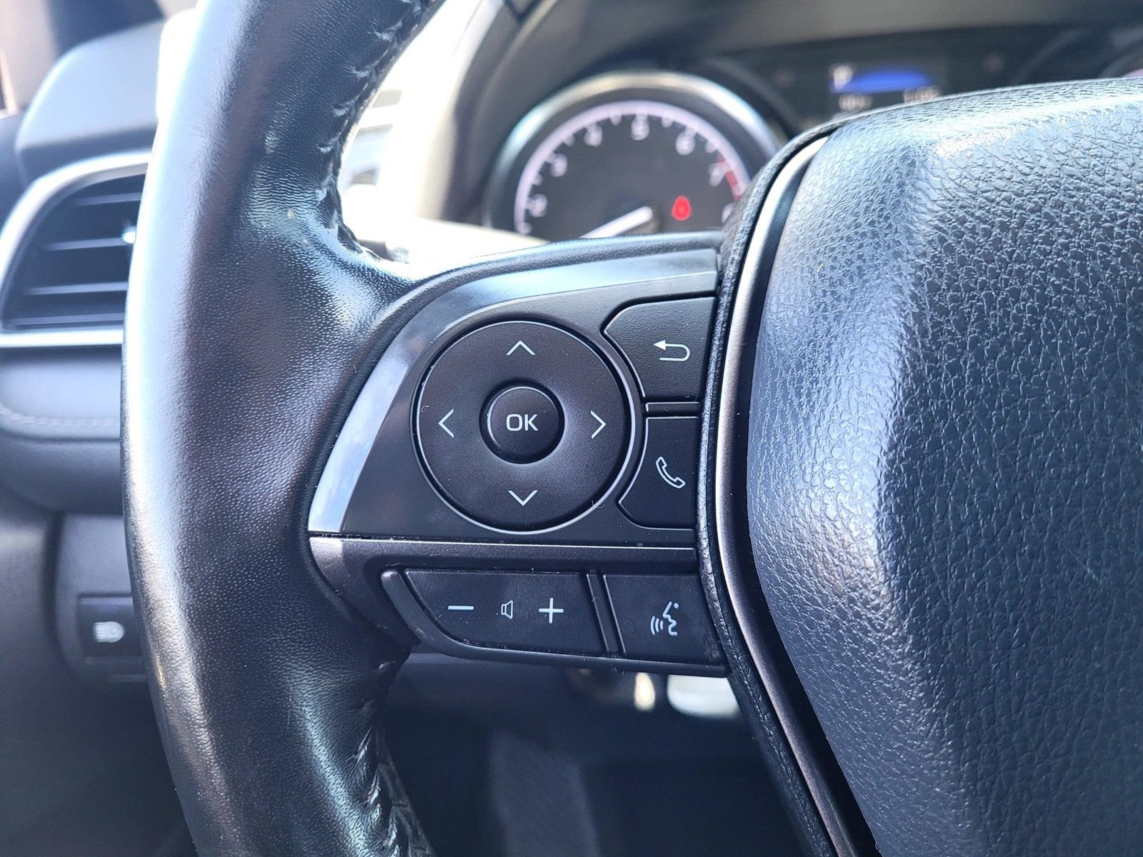 Used 2021 Toyota Camry SE FWD image 30