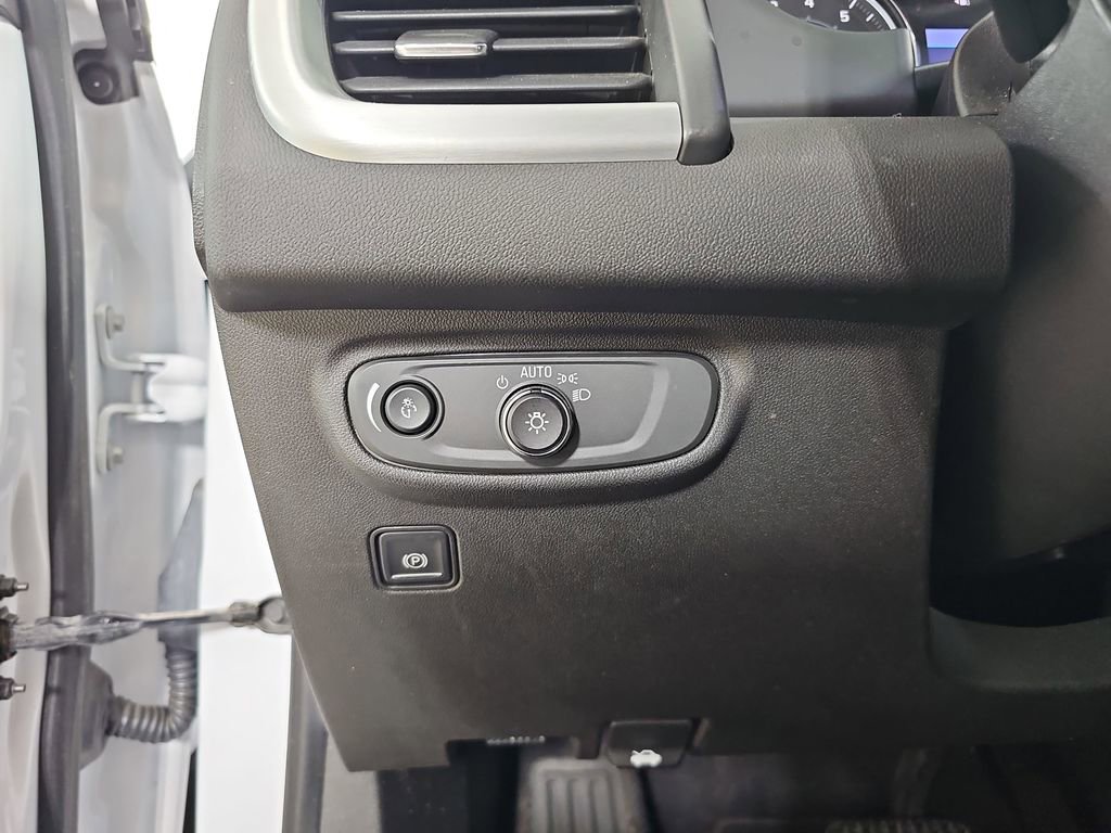 Used 2020 GMC Terrain SLE w/ Driver Convenience Package image 32