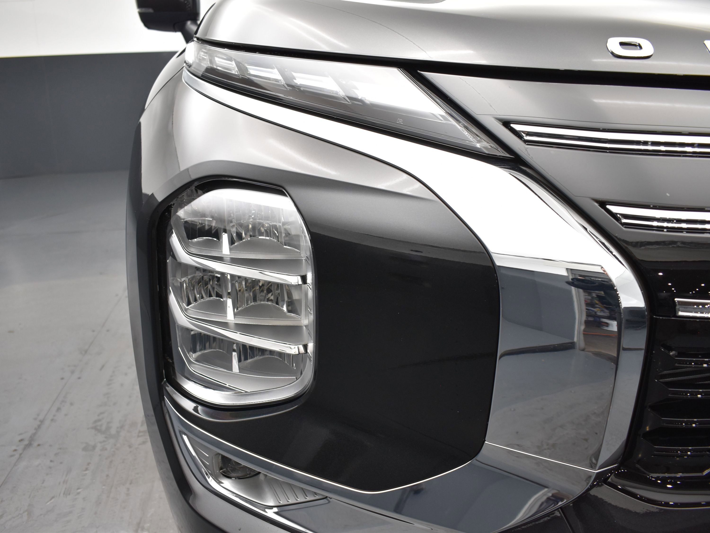 New 2026 Mitsubishi Outlander LE image 6