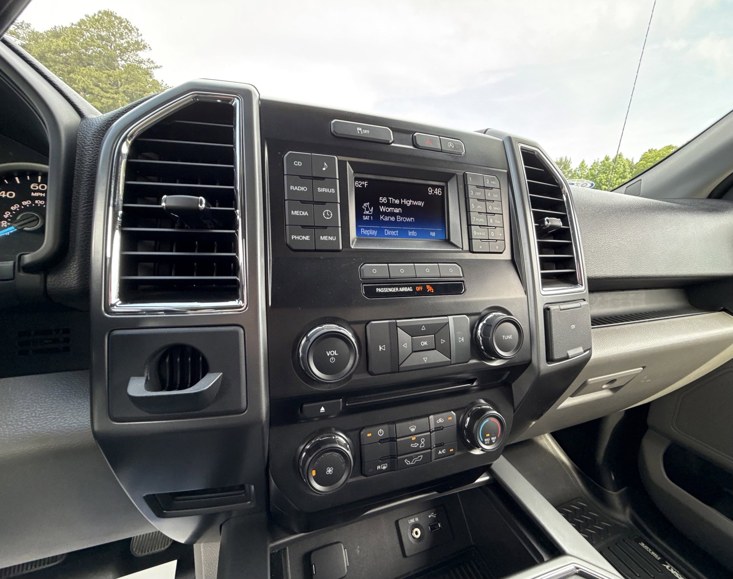 Used 2015 Ford F150 XLT w/ Equipment Group 301A Mid RWD image 19