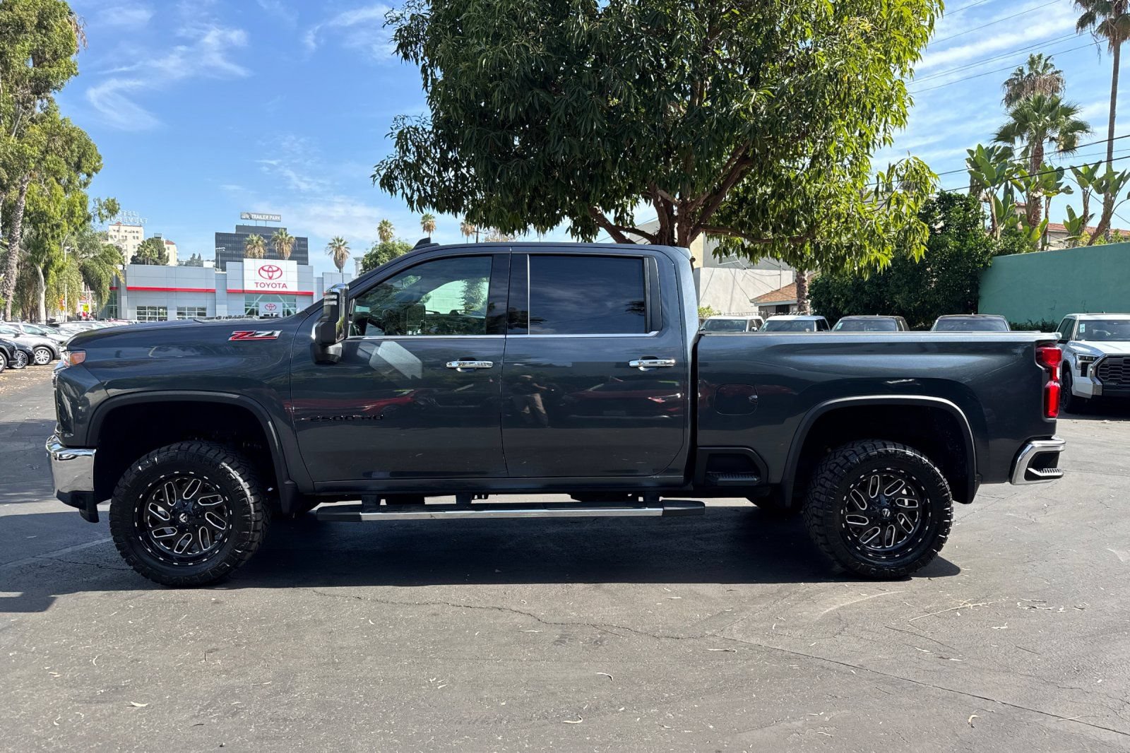 Used 2020 Chevrolet Silverado 2500 LTZ w/ LTZ Plus Package RWD image 7