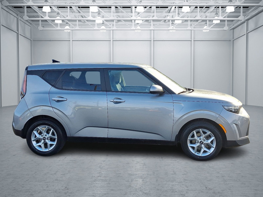 Used 2023 Kia Soul S image 6