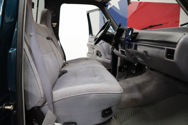 Used 1997 Ford F250 4x4 Regular Cab Heavy Duty image 9