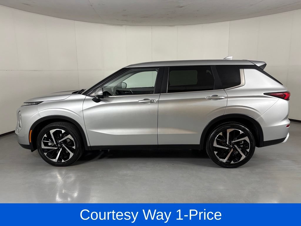 Used 2024 Mitsubishi Outlander SE FWD image 6