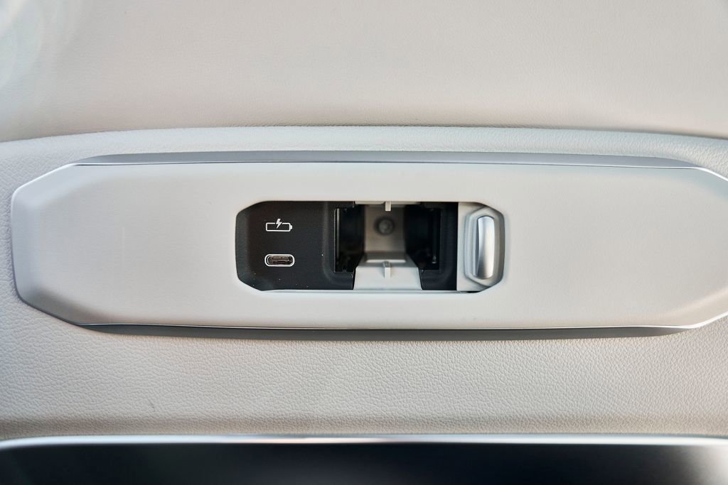 Used 2024 BMW X7 M60i w/ Executive Package AWD/4WD image 57
