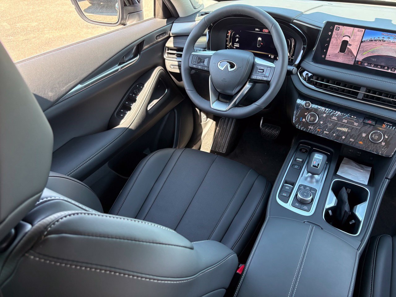 New 2027 INFINITI QX60 Luxe FWD image 17