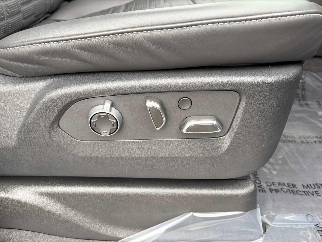 Certified 2024 Cadillac Escalade ESV V w/ Heavy-Duty Trailer Package image 12