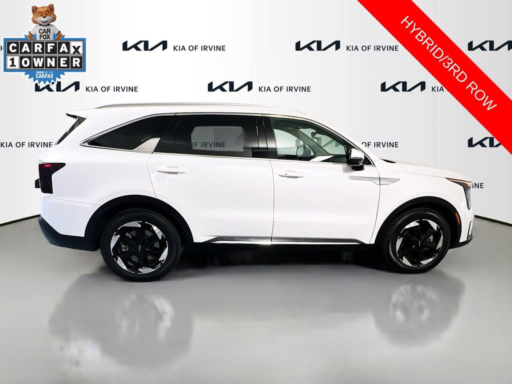 Certified 2025 Kia Sorento EX image 9