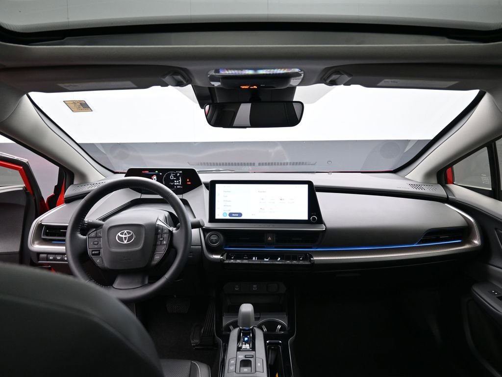 Used 2025 Toyota Prius XLE image 26