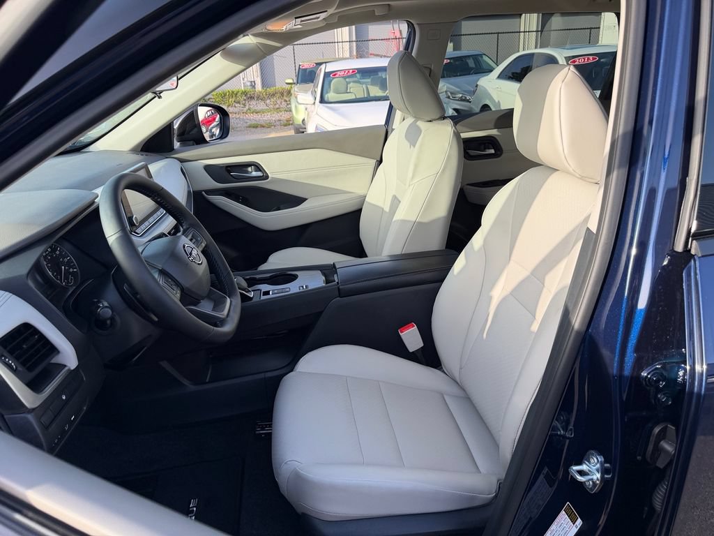 Used 2026 Nissan Rogue Dark Armor FWD image 10
