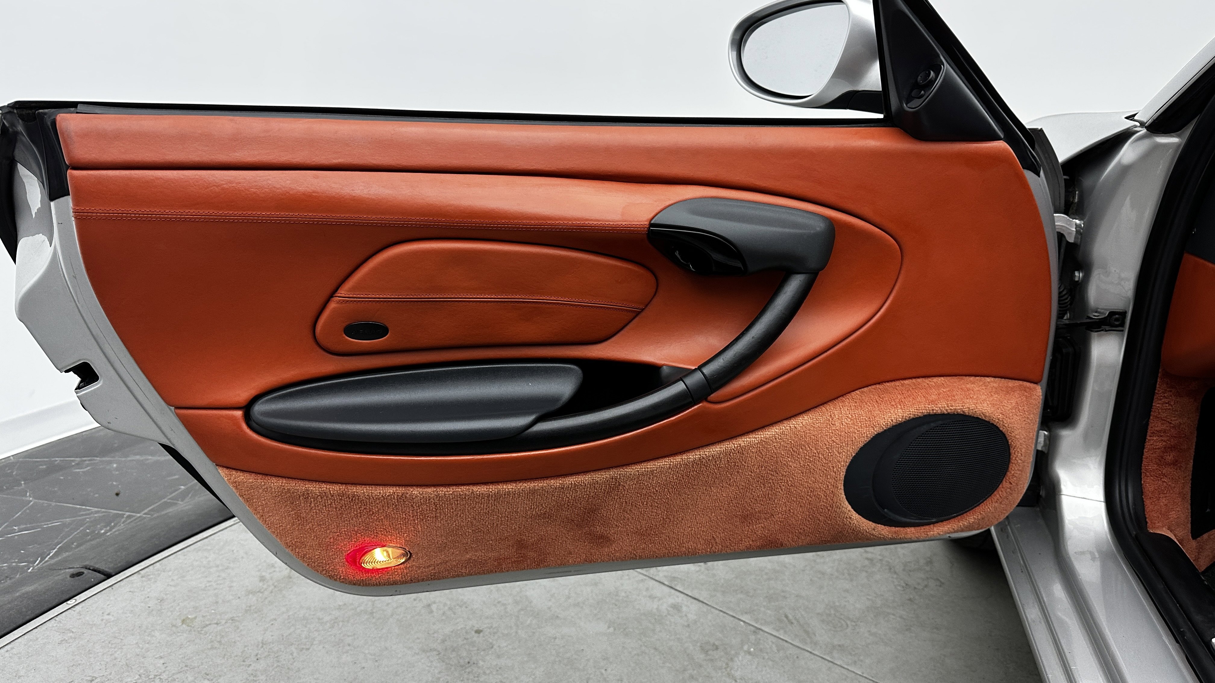 Used 1998 Porsche Boxster image 10