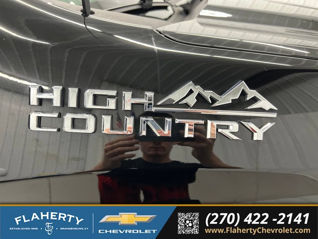 Used 2026 Chevrolet Silverado 1500 High Country w/ High Country Premium Package AWD/4WD image 17