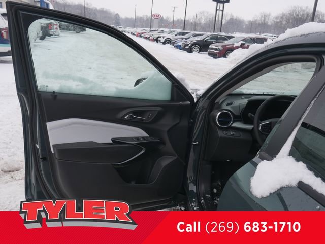 New 2026 Chevrolet Trax LT w/ Driver Confidence Package FWD image 20