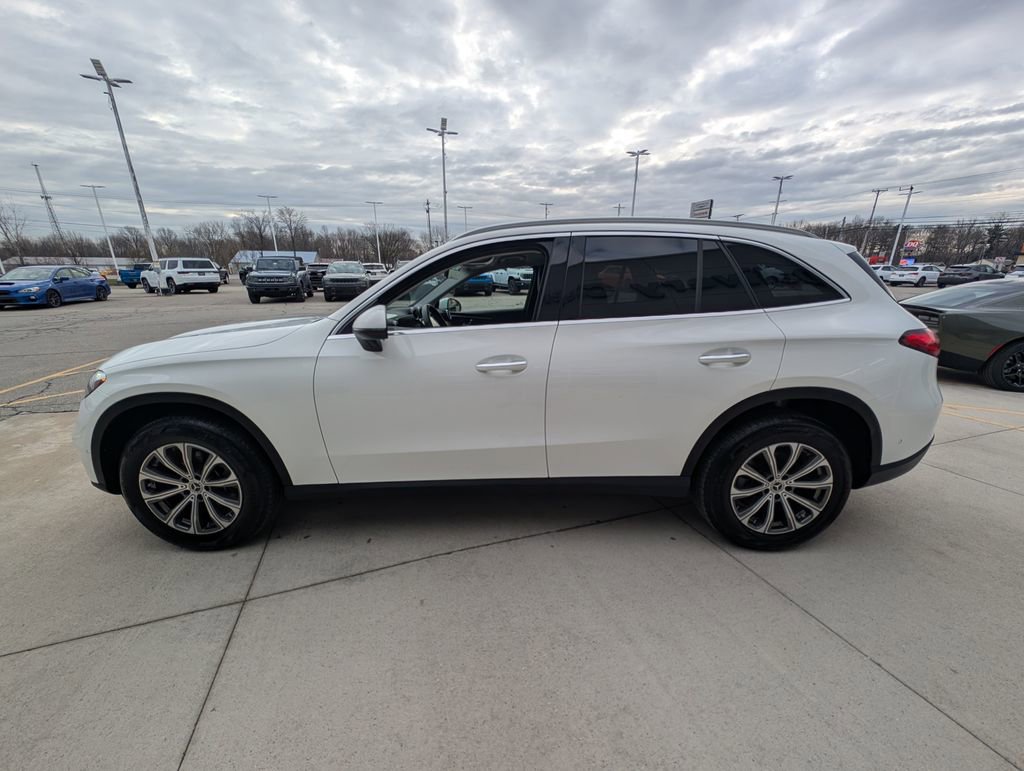 Used 2023 Mercedes-Benz GLC 300 4MATIC image 6