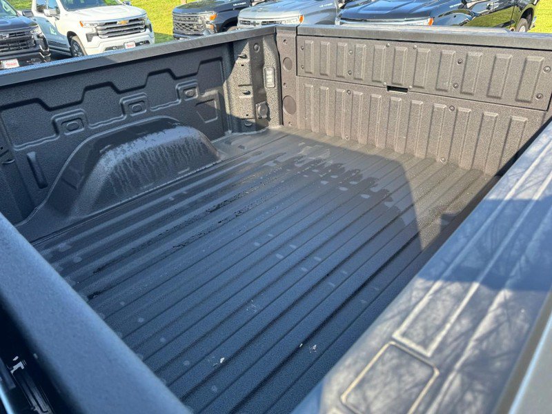 New 2026 Chevrolet Silverado 1500 High Country w/ Technology Package AWD/4WD image 8