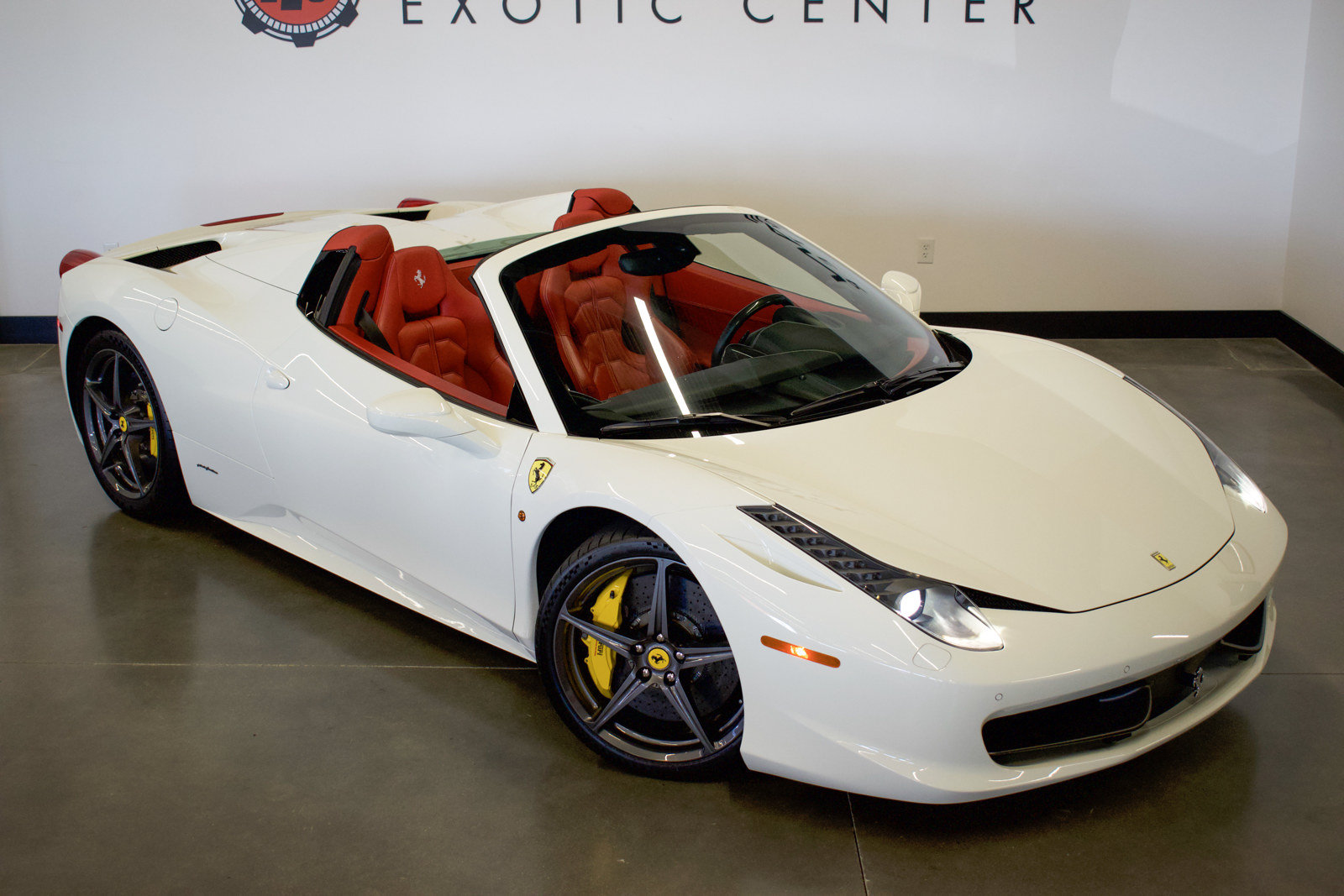 Used 2012 Ferrari 458 Spider RWD image 4