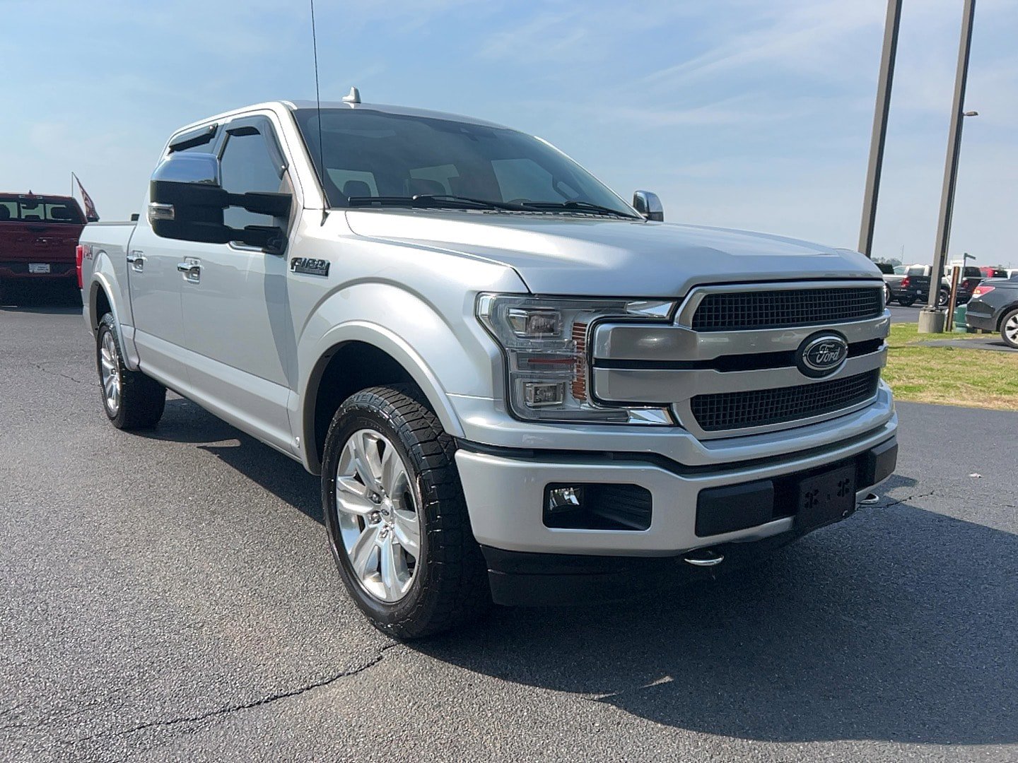 Used 2018 Ford F150 Platinum w/ Equipment Group 701A Luxury AWD/4WD image 3