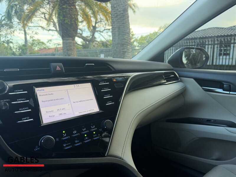 Used 2018 Toyota Camry LE w/ Convenience Package FWD image 15