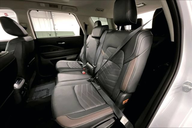Used 2025 Nissan Pathfinder Platinum w/ Cargo Package FWD image 24