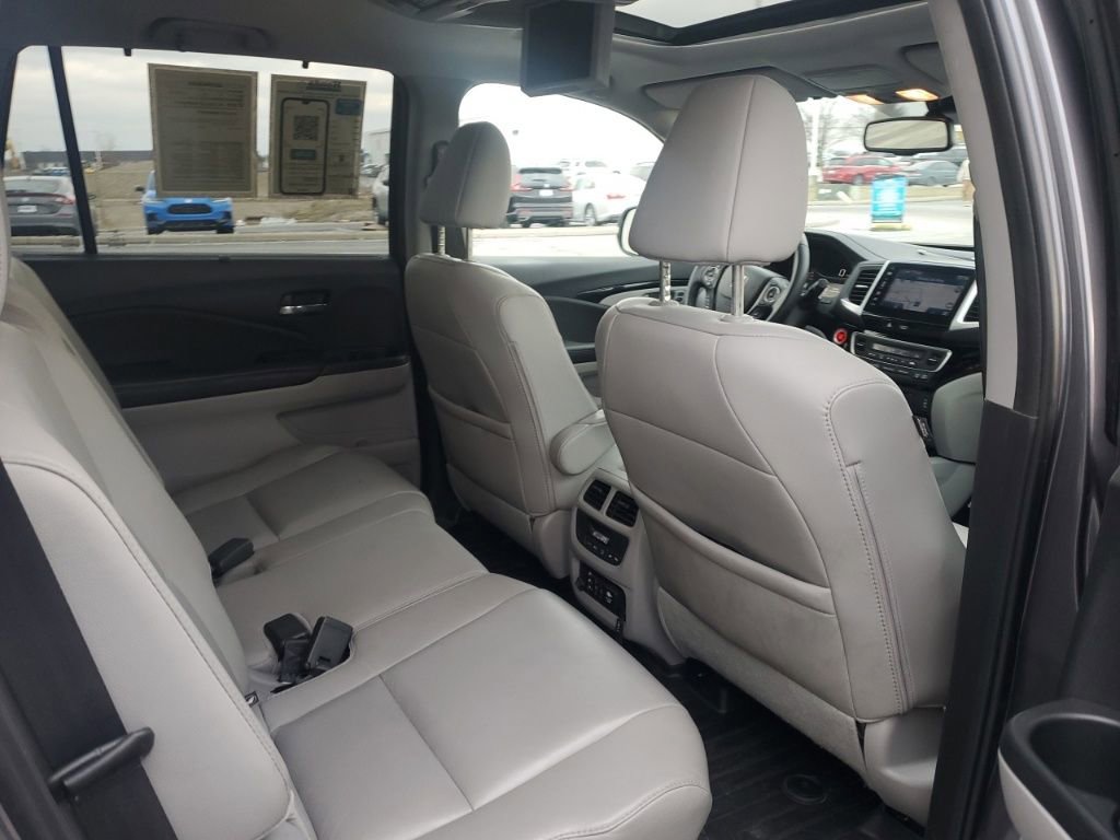 Used 2016 Honda Pilot Touring image 30