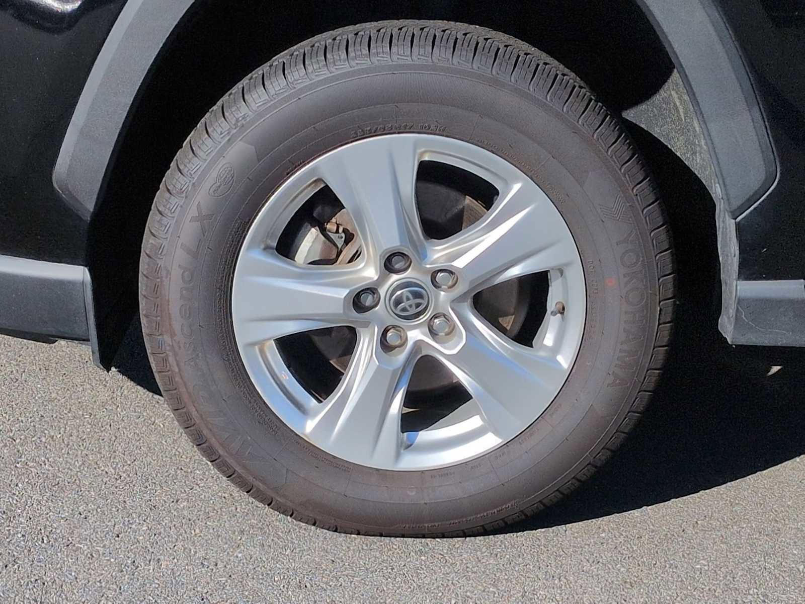 Used 2021 Toyota RAV4 LE image 13