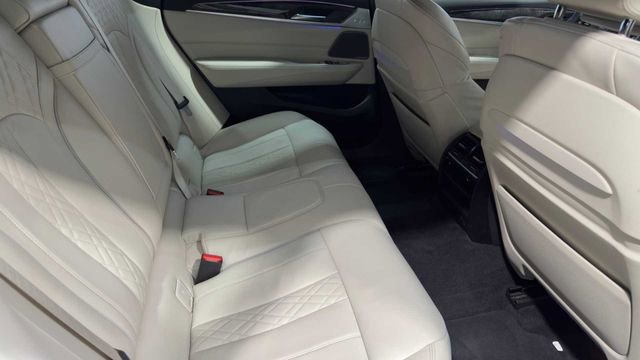 Used 2018 BMW 640i Gran Turismo xDrive image 15