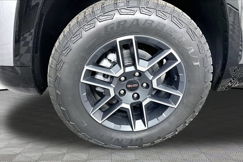New 2026 GMC Terrain AT4 w/ LPO, Floor Liner Package AWD/4WD image 12