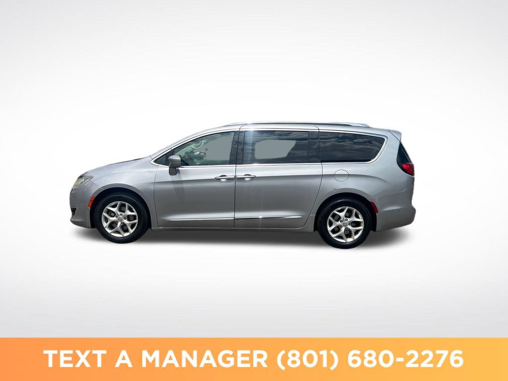 Used 2018 Chrysler Pacifica Touring-L w/ Advanced Safetytec Group FWD image 2