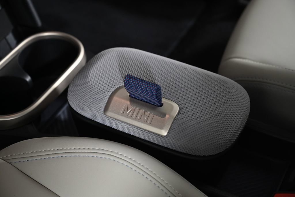 Certified 2025 MINI Cooper S image 18