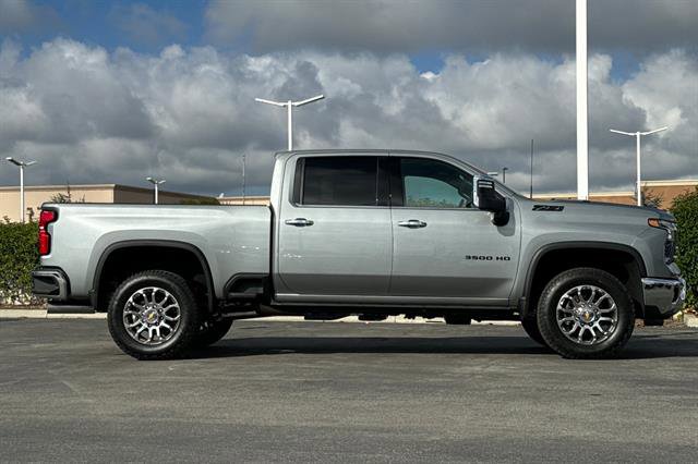 New 2026 Chevrolet Silverado 3500 LTZ w/ LTZ Premium Package image 3