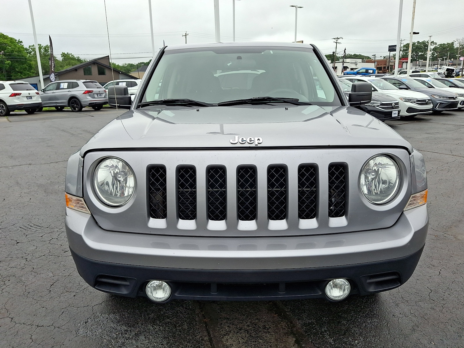 Used 2015 Jeep Patriot Sport w/ Power Value Group FWD image 2