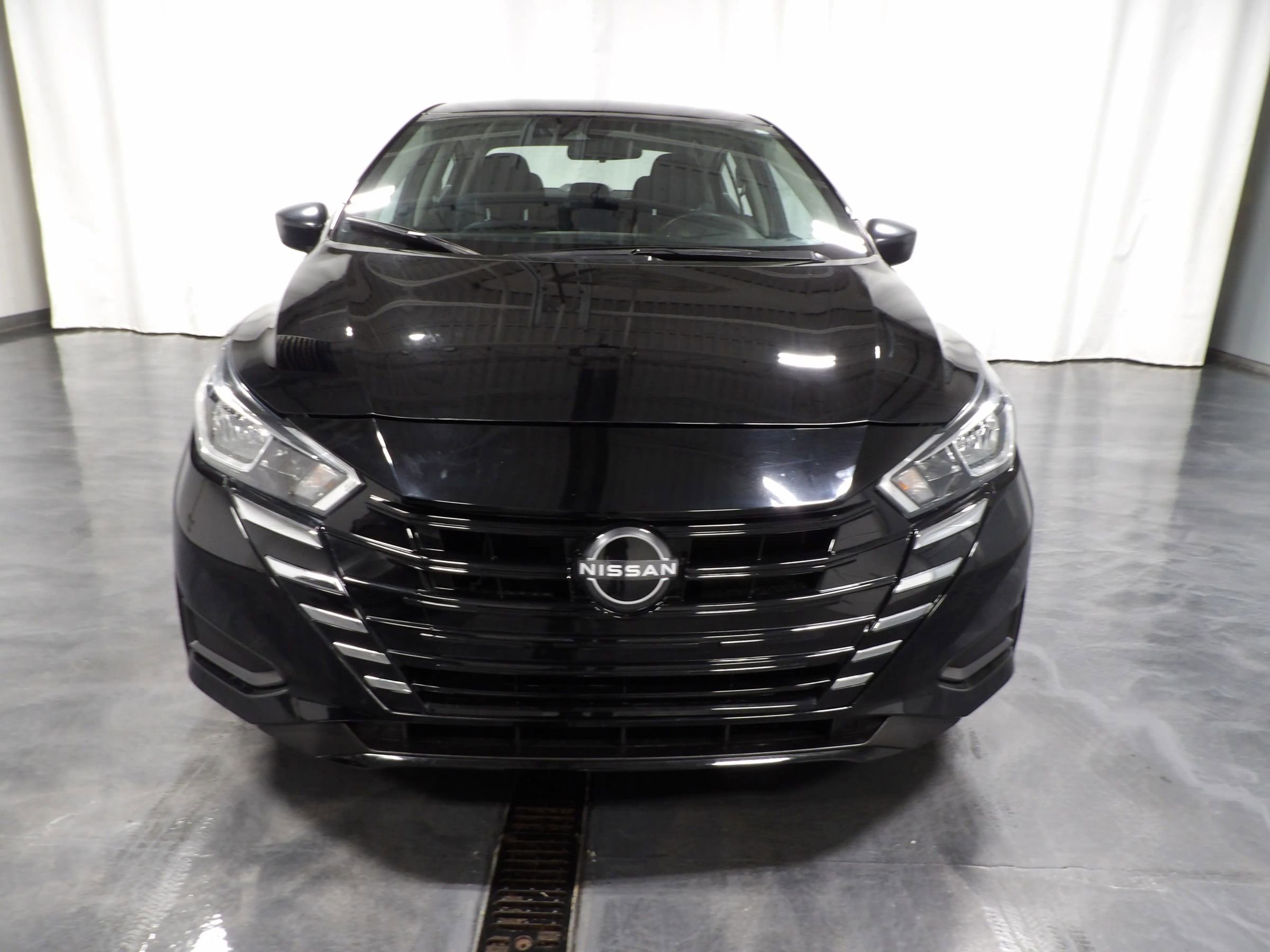 Used 2024 Nissan Versa S w/ S Plus Package FWD image 2